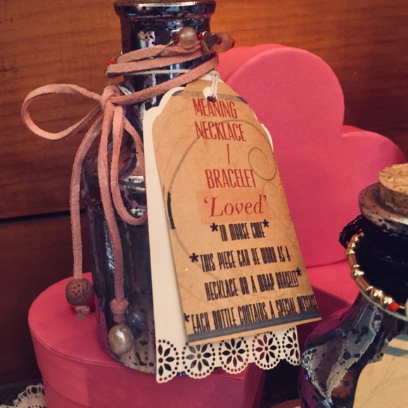 LAST CALL! ‘Loved’ Message In A Bottle Bracelet - Picture 6 of 8